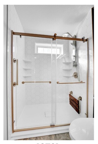 Building Photo - 18721 E Water Dr