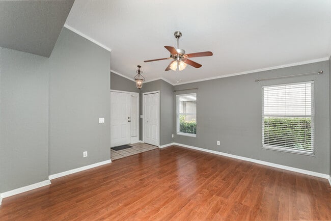 Building Photo - Home For Rent in Rivercrest!