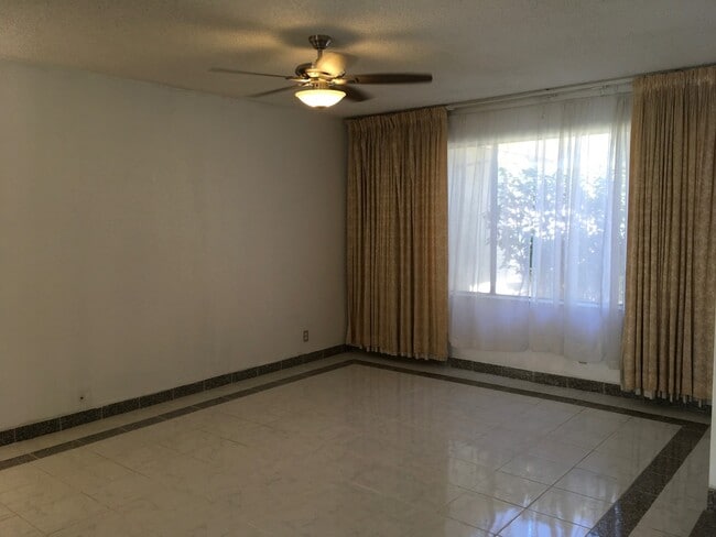 Building Photo - Beautiful single story home 3bedrooms, 2ba...