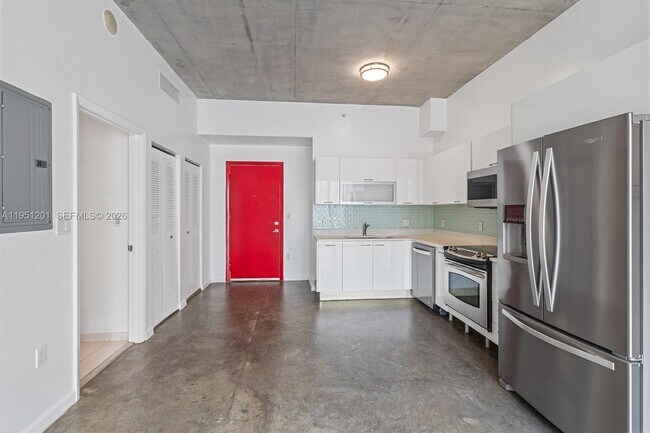 Building Photo - 133 NE 2nd Ave