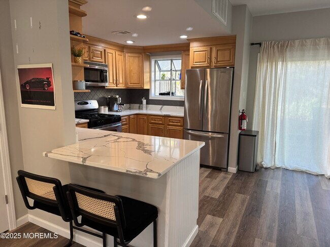 Building Photo - 28 Melrose Dr