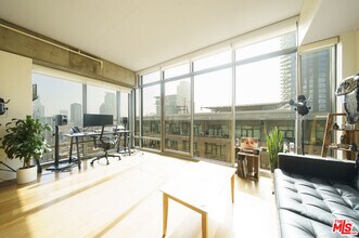 Building Photo - 1100 S Hope St