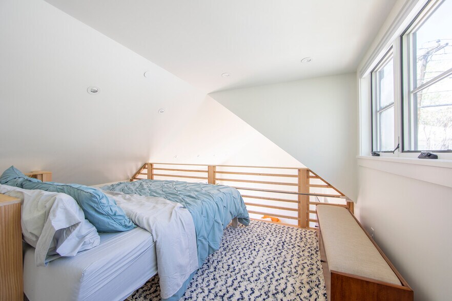 Building Photo - 730 Maxwell Ave