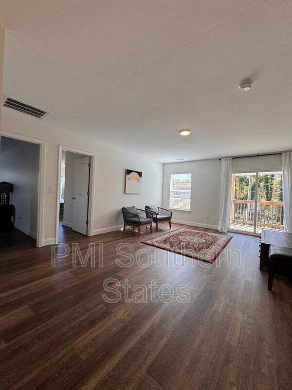 Building Photo - 401 Albus Dr