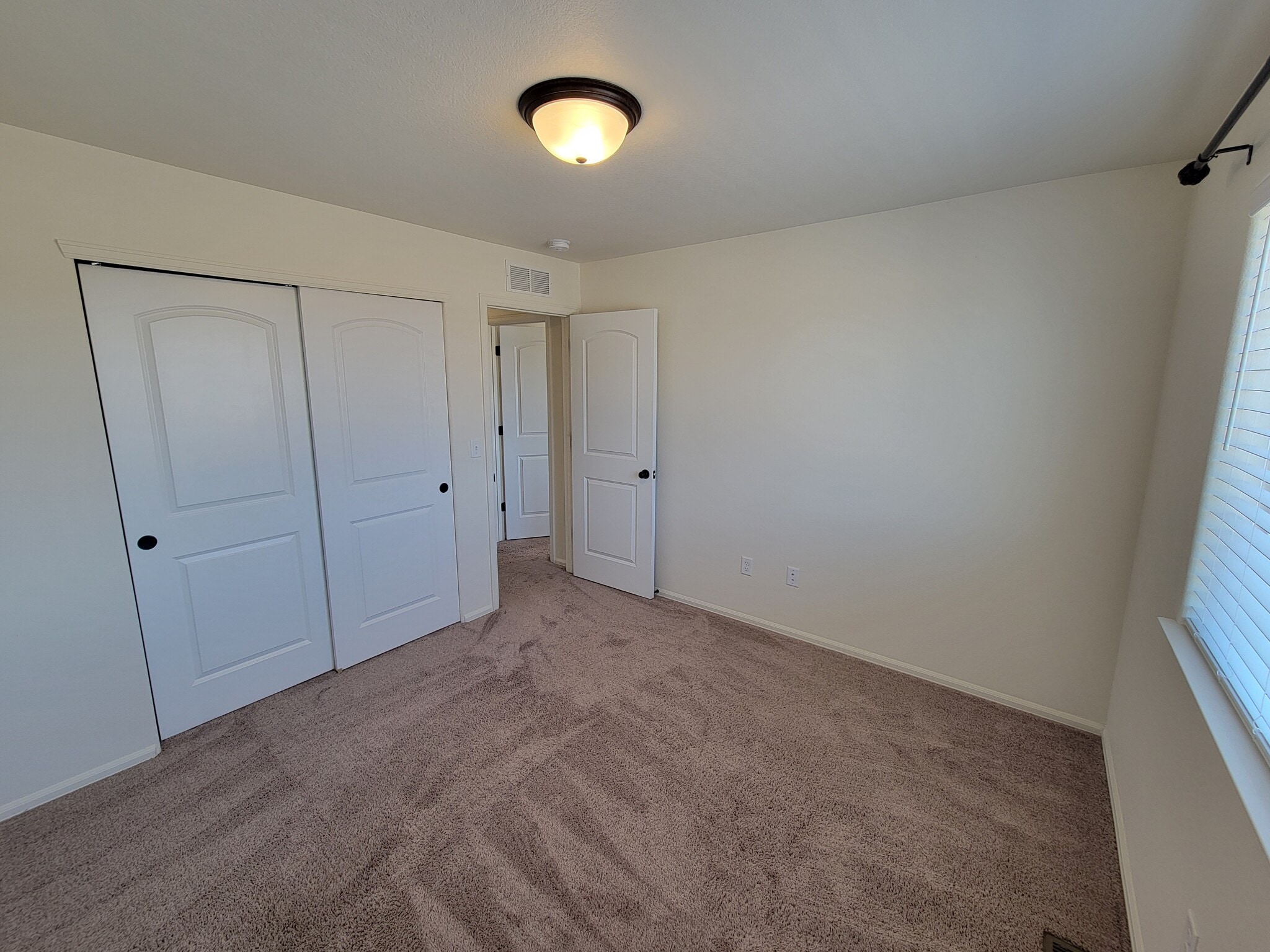 Building Photo - 2067 Moon Rise Dr