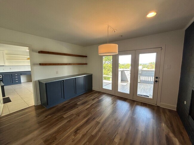 Building Photo - Beautiful Home with Beautiful Views