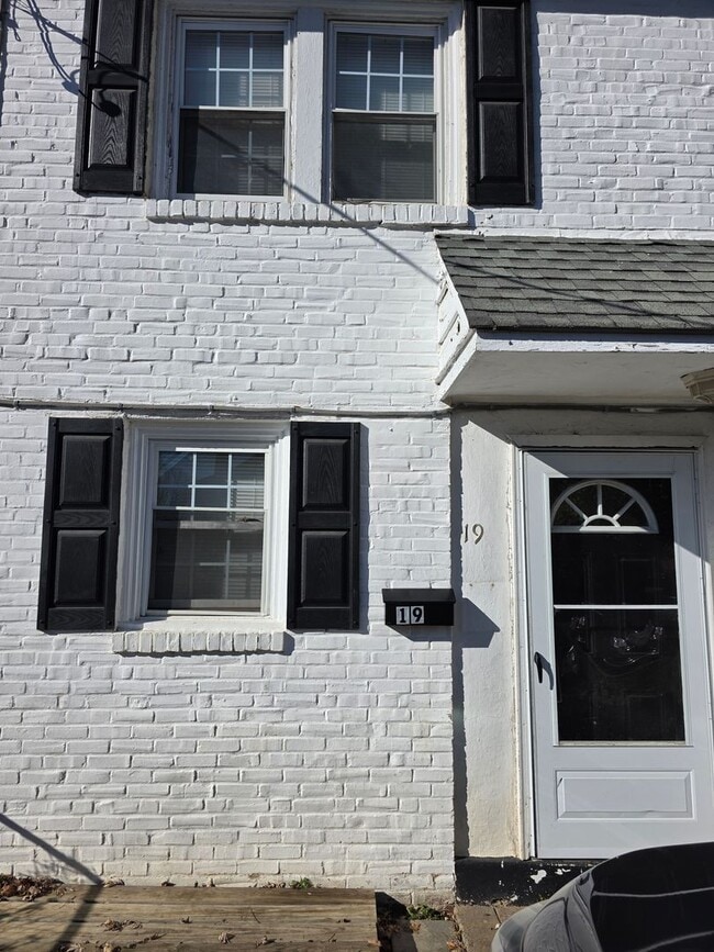 Building Photo - 19 S Cannon Dr