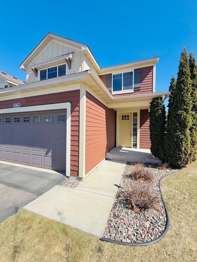 Building Photo - Rare 4 Bedroom End Unit Townhome in The Beautiful Stonemill Farms of Woodbury