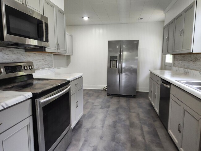 Building Photo - Coming in February - 3 bedroom 2 bath home in Belvoir Area in Brainerd/East Ridge, TN