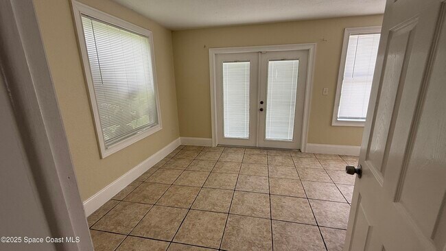 Building Photo - 508 Tasco Ave SW