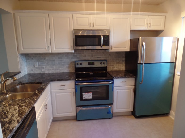 Building Photo - 5200 NW 31st Ave