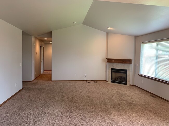 Building Photo - Spacious 4 Bed 2 Bath Home in Ellensburg