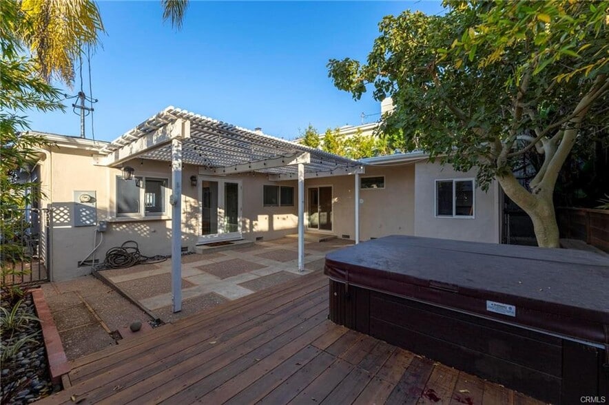 Building Photo - 1340 1st St