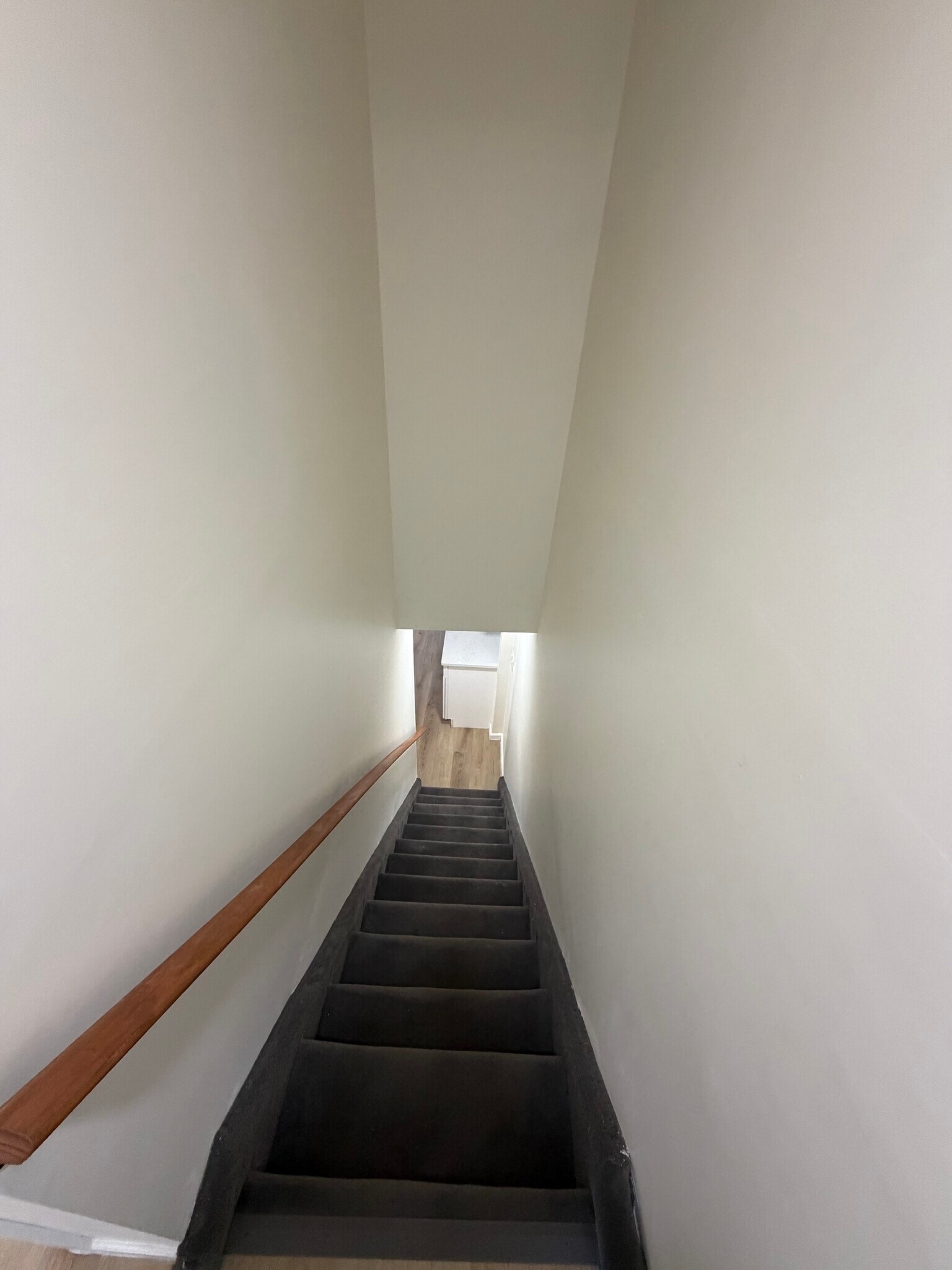 Building Photo - 585 McChesney St