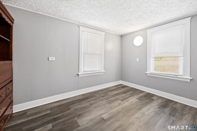 Building Photo - 62 Edgewood Rd