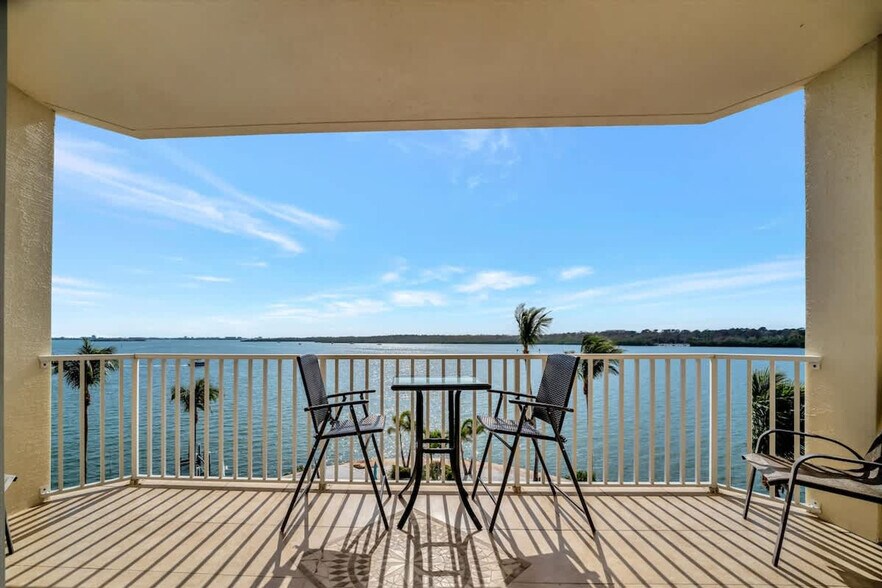 Building Photo - 8800 Bay Pines Blvd