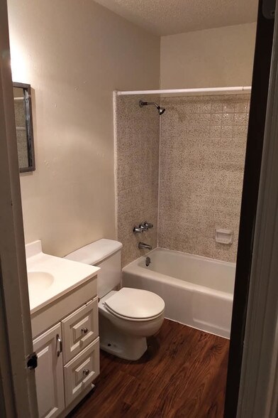 Bath - 1523 E Beverly Dr