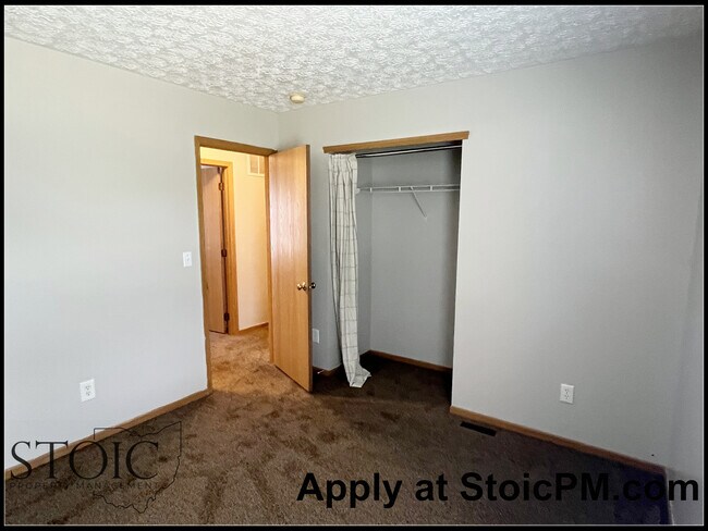 Building Photo - 3903 Claremorris St