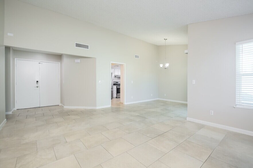 Building Photo - 7900 Fanciful Ave