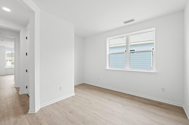 Building Photo - 9511 Paradise Dr