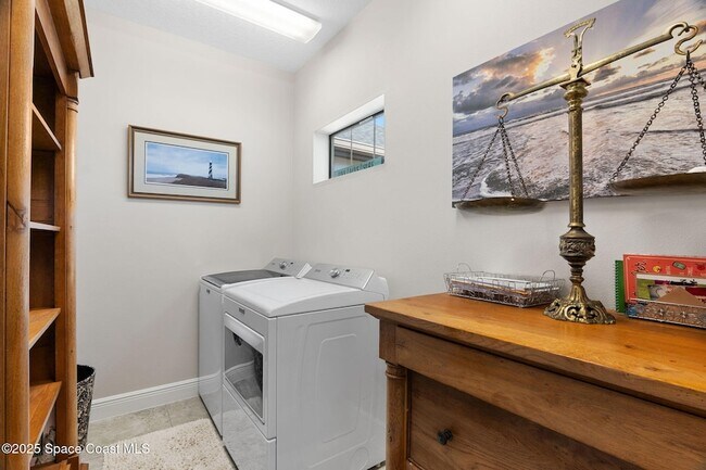 Building Photo - 6913 Vista Hermosa Dr