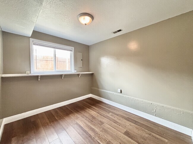 Building Photo - 8809 W Donnybrook Dr