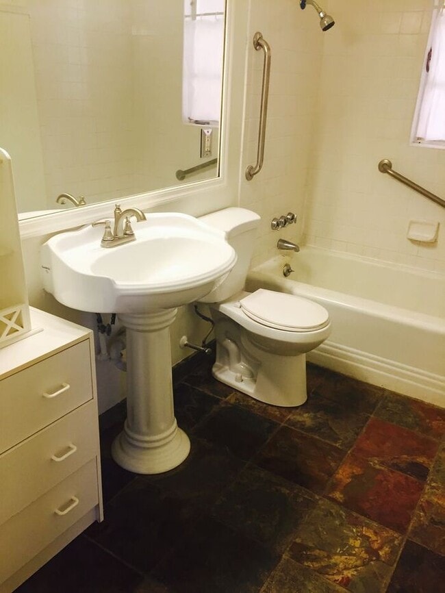 Building Photo - Charming Sam Hughes!