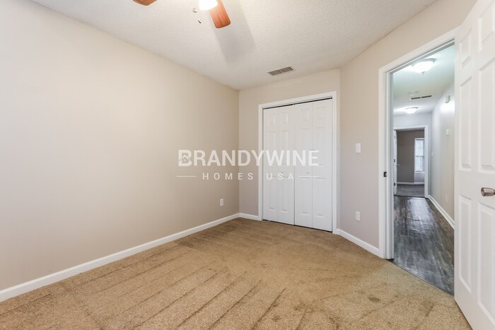 Building Photo - 208 Roberts Trail