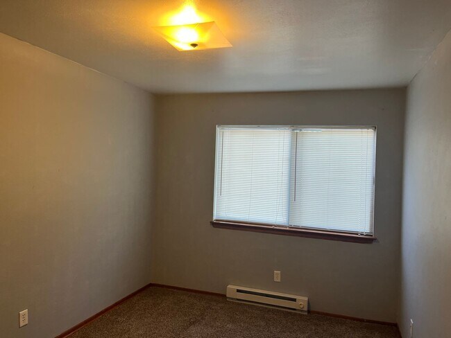 Building Photo - 410 W Mather St