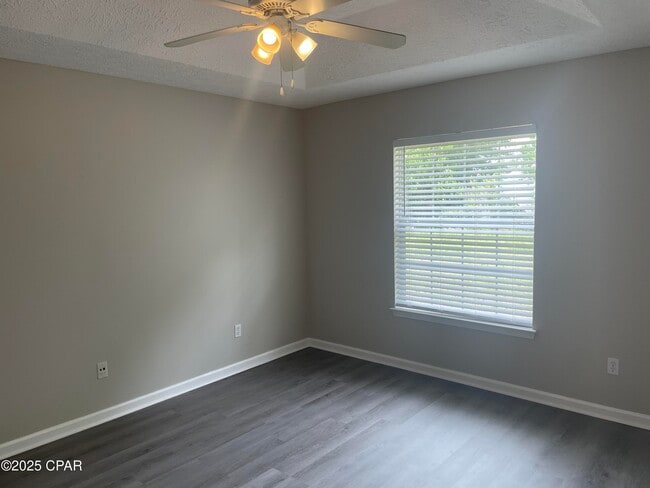 Building Photo - 3613 Eagle Ln