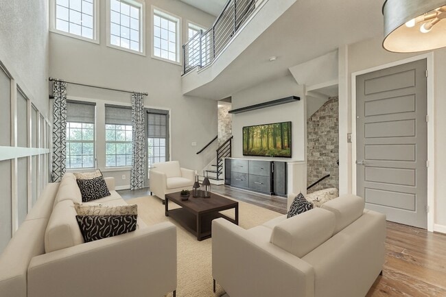 Building Photo - 9627 Towne Lake Pkwy