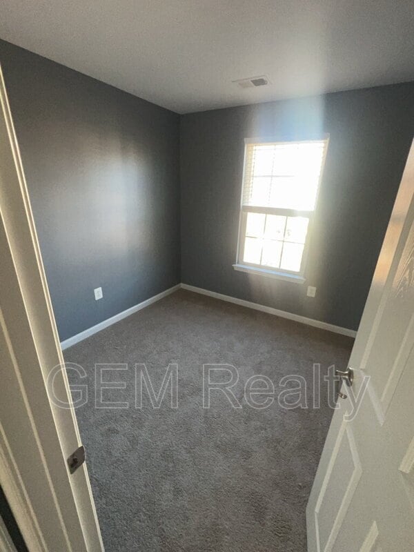 Building Photo - 7120 Azalea Dr