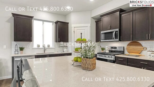 Building Photo - Your Dream Home Awaits in Port Orchard!