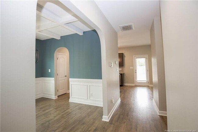 Building Photo - 5709 Pondhaven Dr