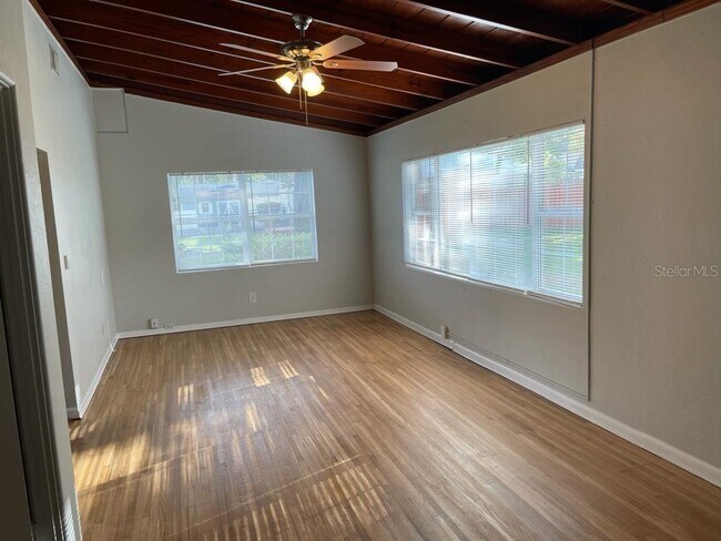 Building Photo - 2289 Dickson Ave