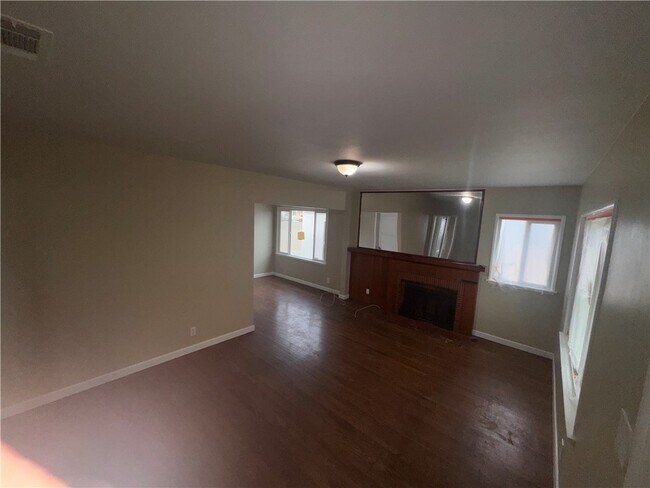 Building Photo - 2233 W Havenbrook St