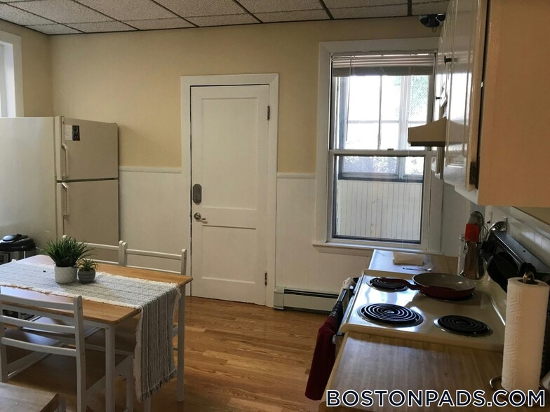 Building Photo - 27-29 Cameron Ave.