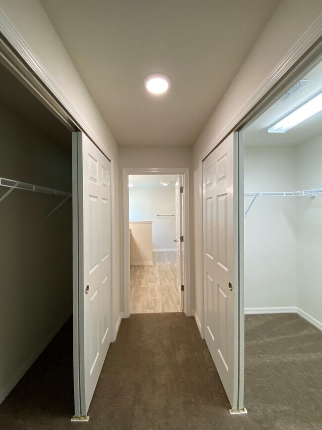 Building Photo - Great new rent on 4/2! Desirable SW Ocala Neighborhood 4/2/2 *WON'T LAST*