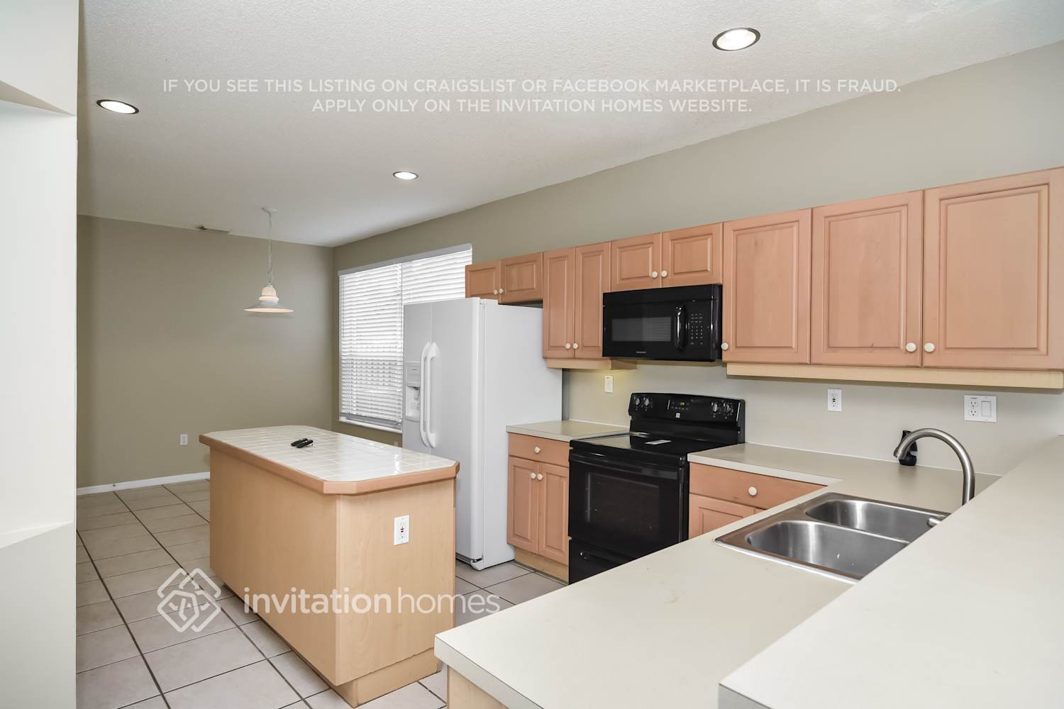 Building Photo - 14951 SW 157th Ct