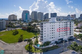 Building Photo - 720 Bayshore Dr