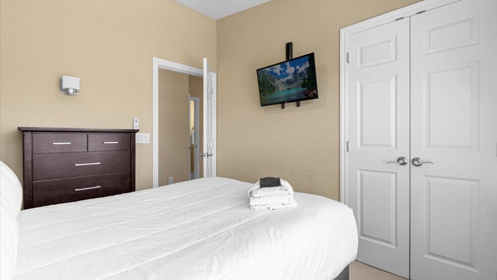Building Photo - 14545 Damai Ln
