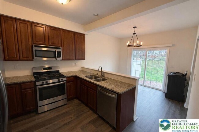 Building Photo - 5133 Dogwood Trail