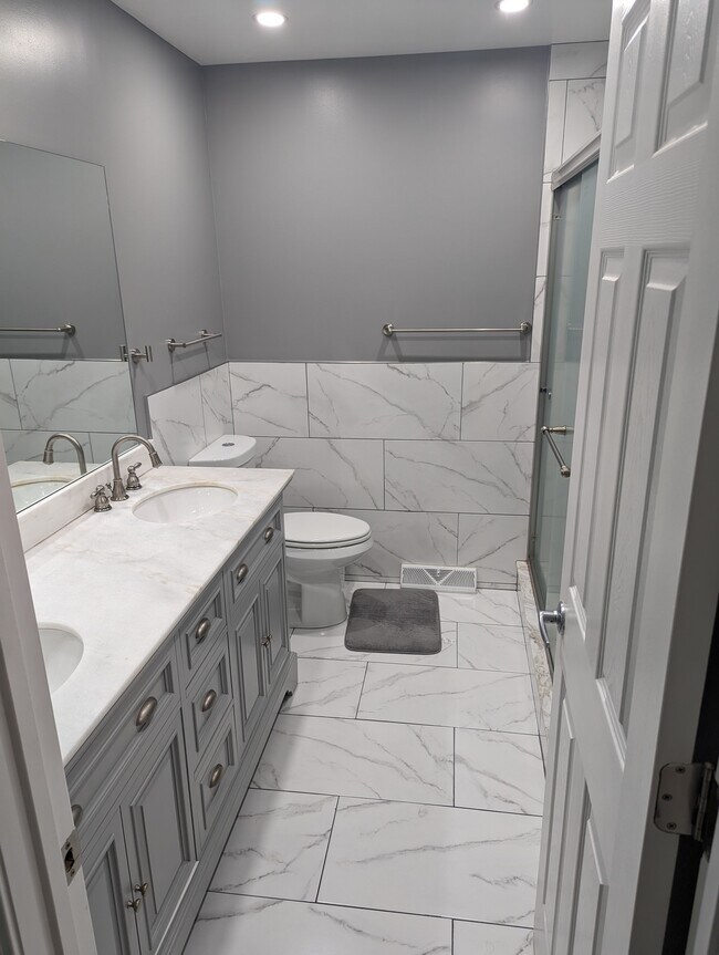 Upstairs Bathroom - 708 Arizona Pass