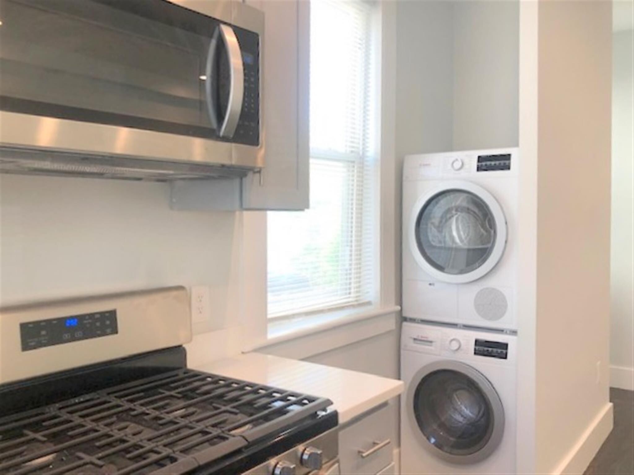 Building Photo - 77 Kinnaird St