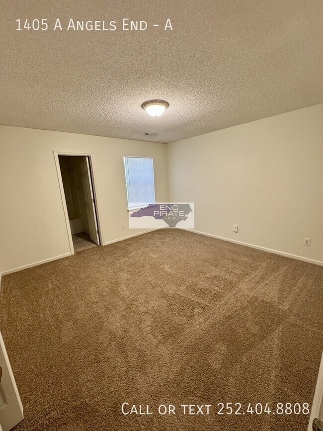 Building Photo - 1405 Angels End