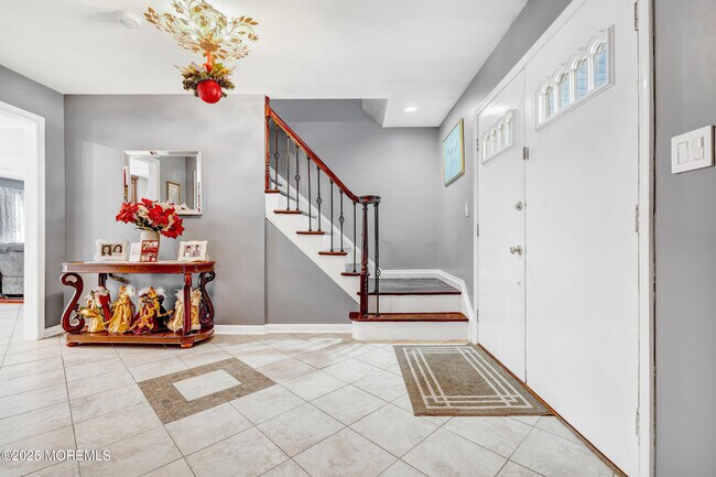 Building Photo - 7 Oak Tree Ln