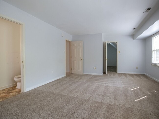 Building Photo - Bright 4-Bedroom Home in Midlothian!