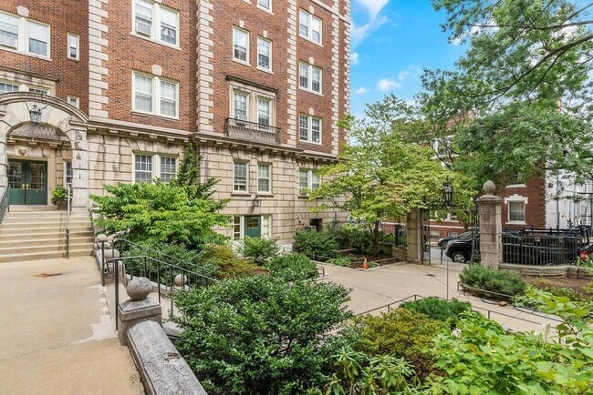 Building Photo - 3 Arlington St