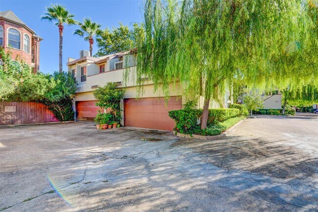 Building Photo - 2409 Bering Dr