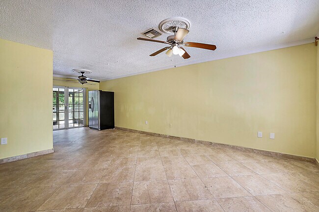 Building Photo - 2346 Caroma Ln